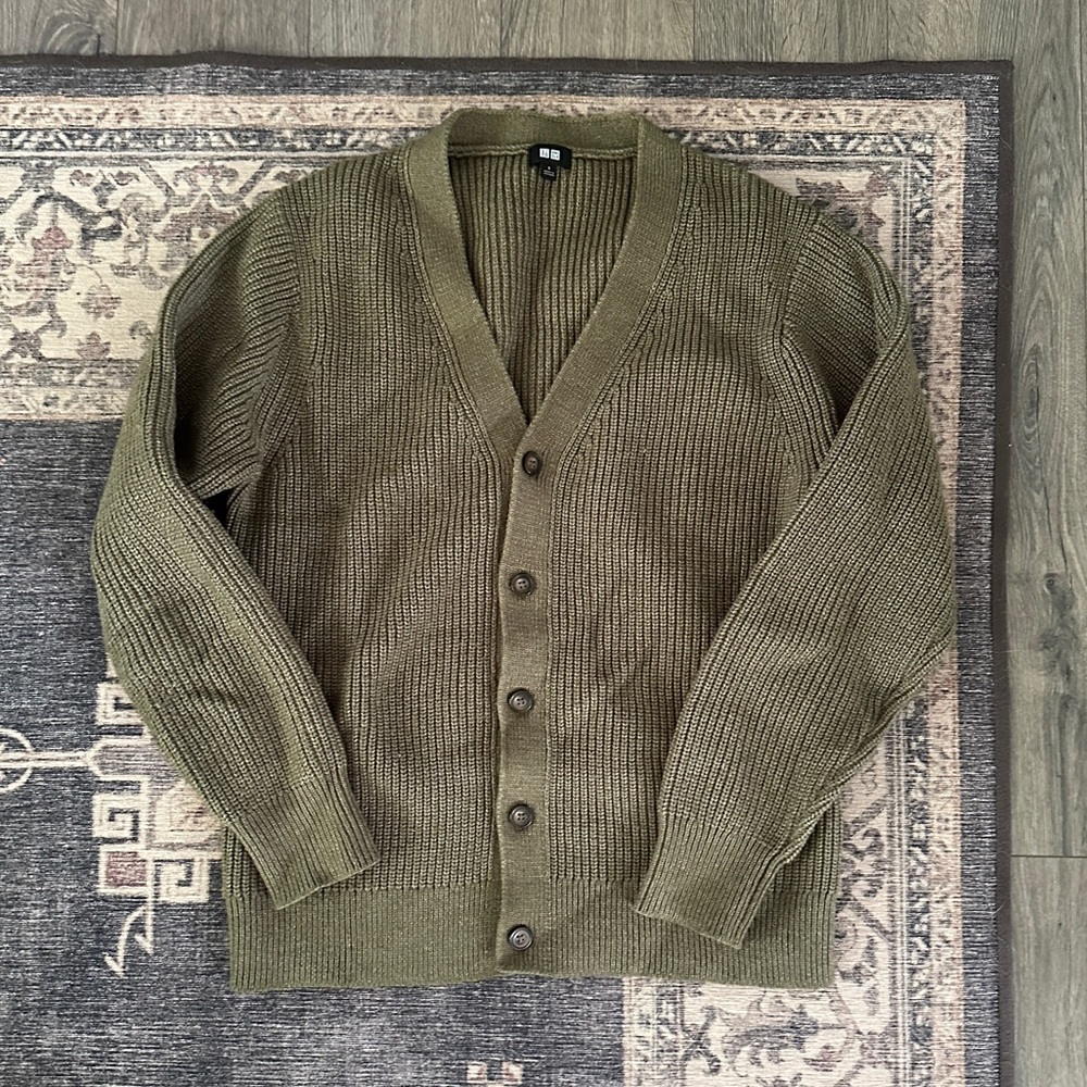 Uniqlo Men's Olive Cardigan Sweater